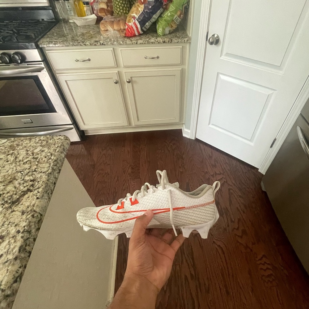Nike Vapor Edge Speed 360 2
Men's Football Cleats